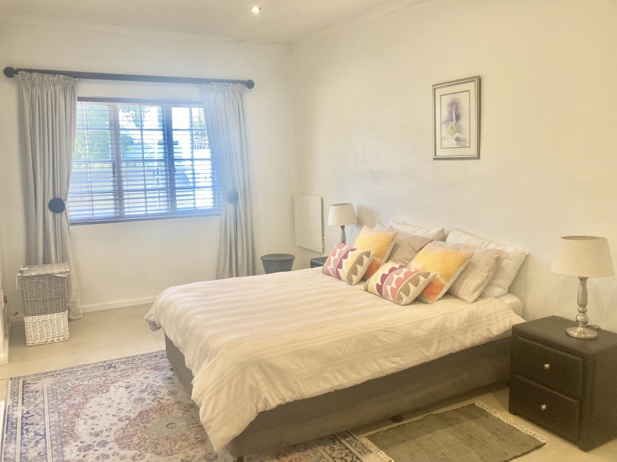 To Let 4 Bedroom Property for Rent in Constantia Western Cape